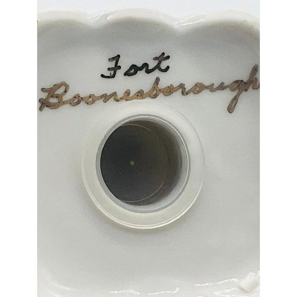 Vintage Cardinal‎ Salt Pepper Shakers Ceramic Fort Boonesborough